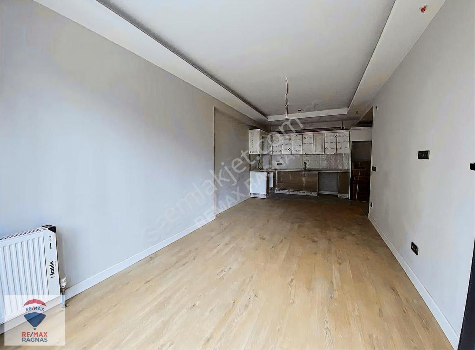 Kartal Orijin Sitesinde Sıfır 2+1 Bahçeli Otoparklı Manzaralı - Görsel 29