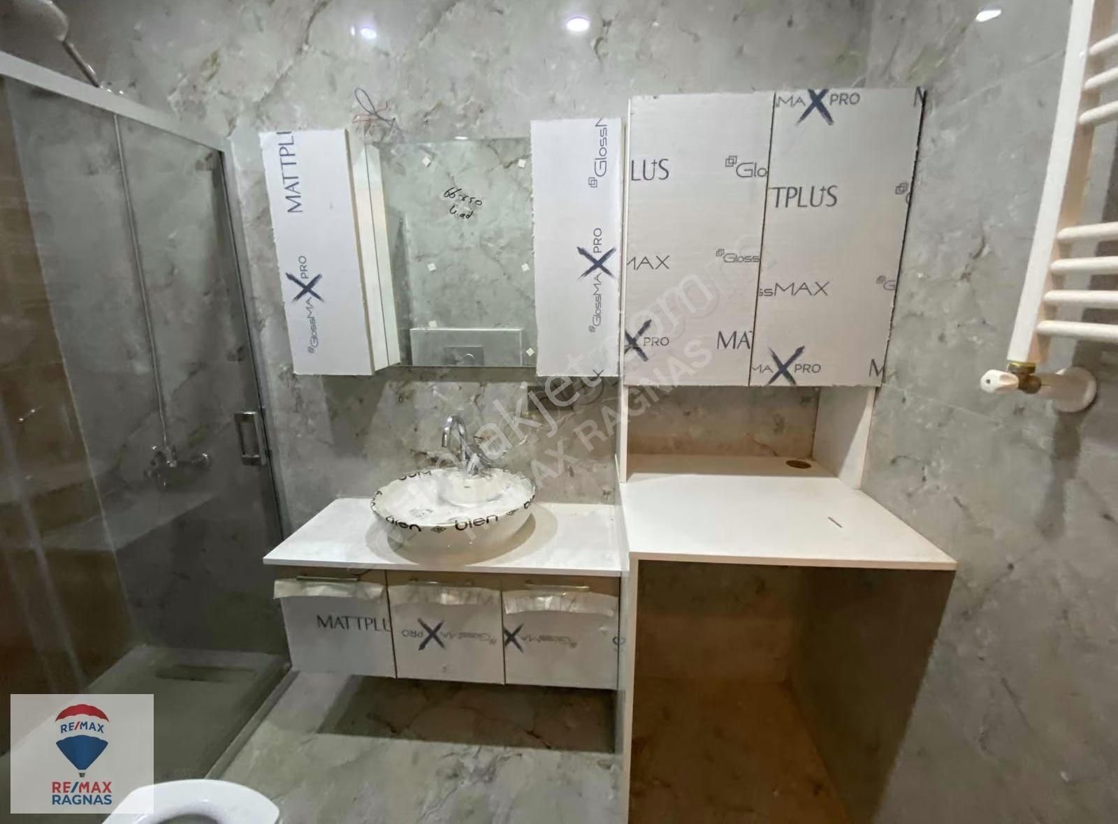 Kartal Orijin Sitesinde Sıfır 2+1 Bahçeli Otoparklı Manzaralı - Görsel 5