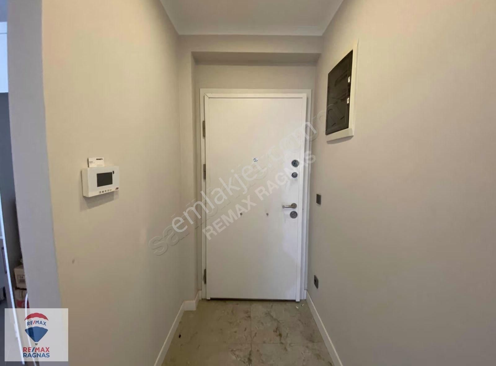 Kartal Orijin Sitesinde Sıfır 2+1 Bahçeli Otoparklı Manzaralı - Görsel 35