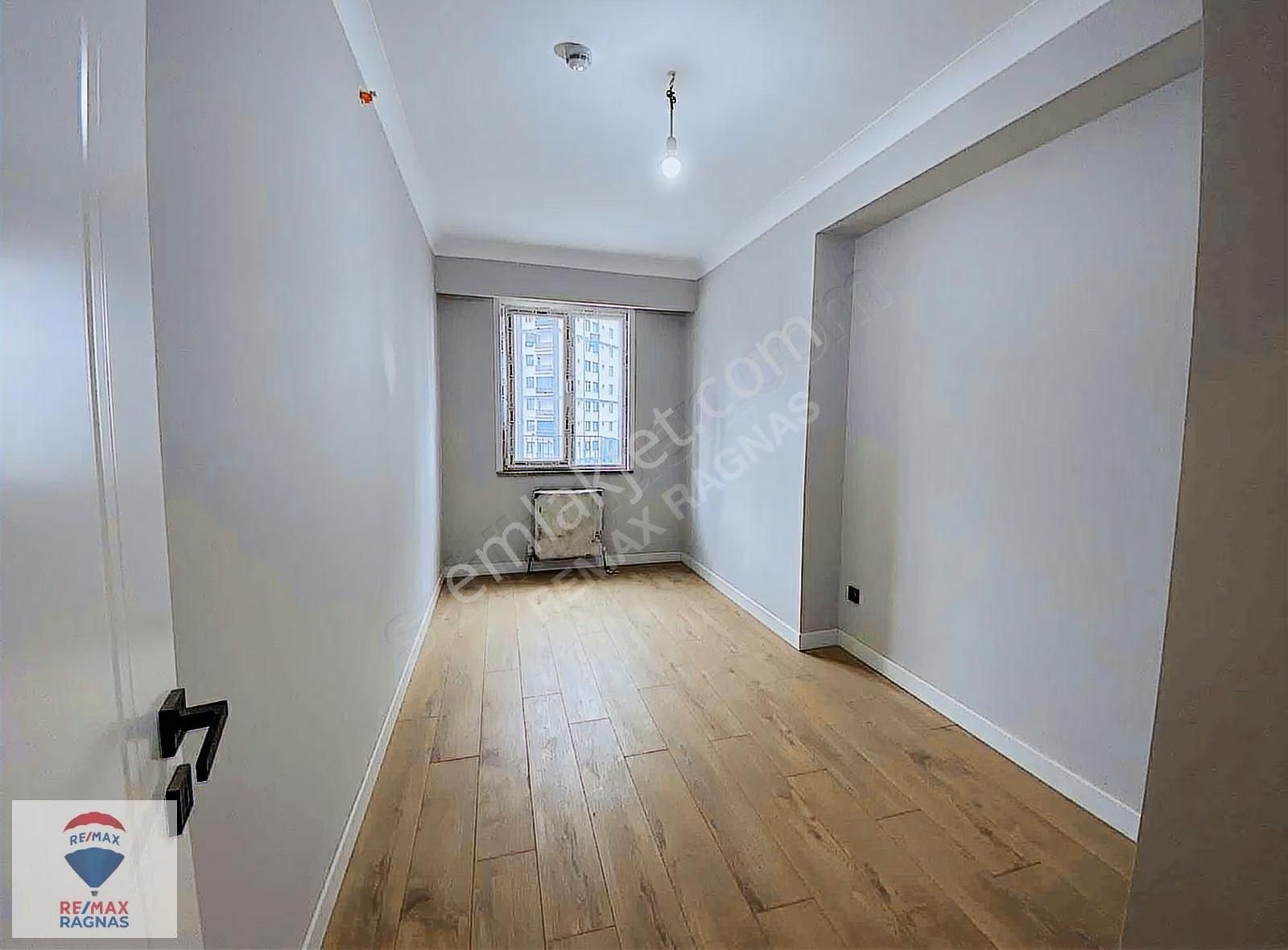 Kartal Orijin Sitesinde Sıfır 2+1 Bahçeli Otoparklı Manzaralı - Görsel 6