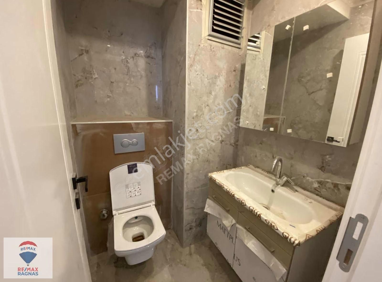 Kartal Orijin Sitesinde Sıfır 2+1 Bahçeli Otoparklı Manzaralı - Görsel 20