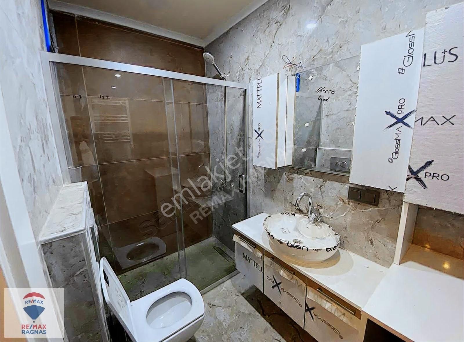 Kartal Orijin Sitesinde Sıfır 2+1 Bahçeli Otoparklı Manzaralı - Görsel 13