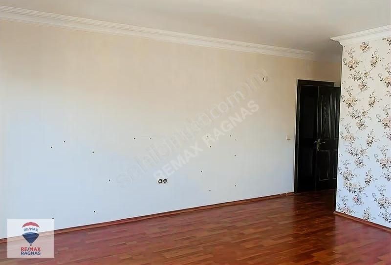 İnci Evlerinde Güvenlıklı Otoparklı Havuzlu Satılık 4+2 Dublex - Görsel 4