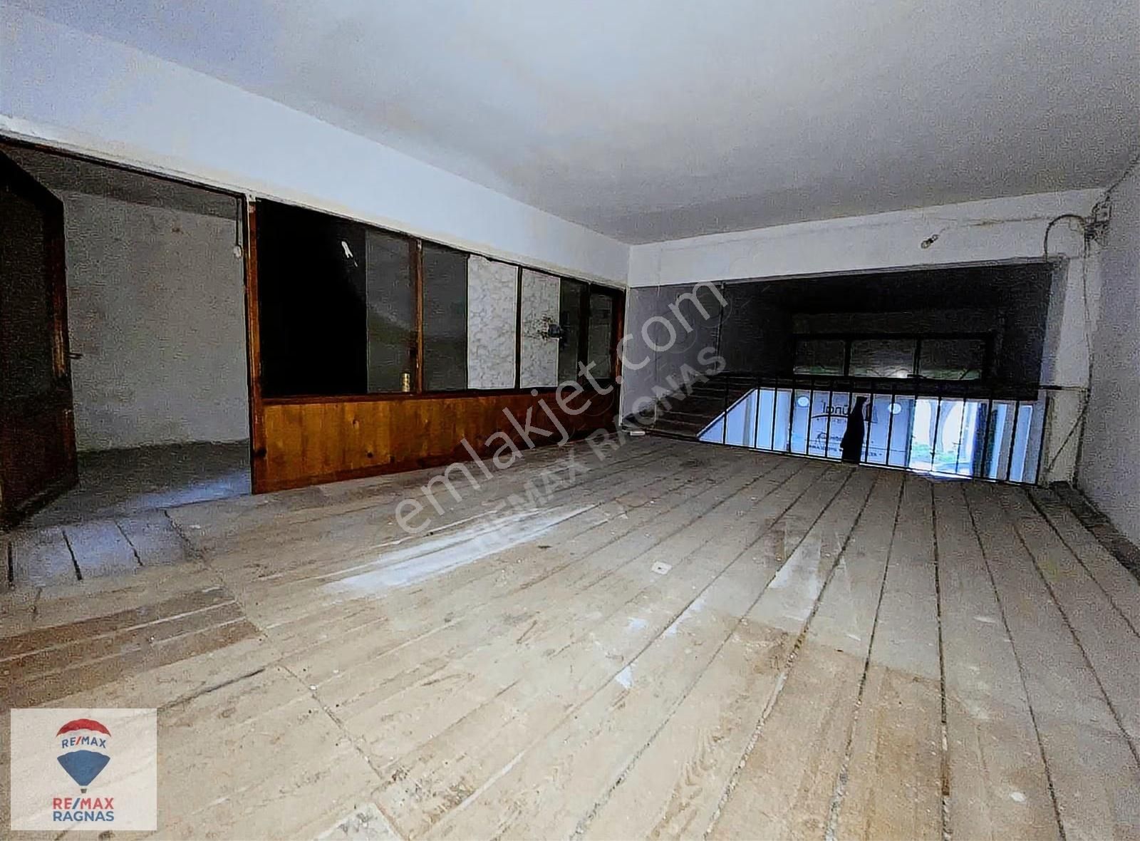 Murat Reis Mah. Cadde Üzeri 80m² Depolu Kiralık Dükkan - Görsel 3
