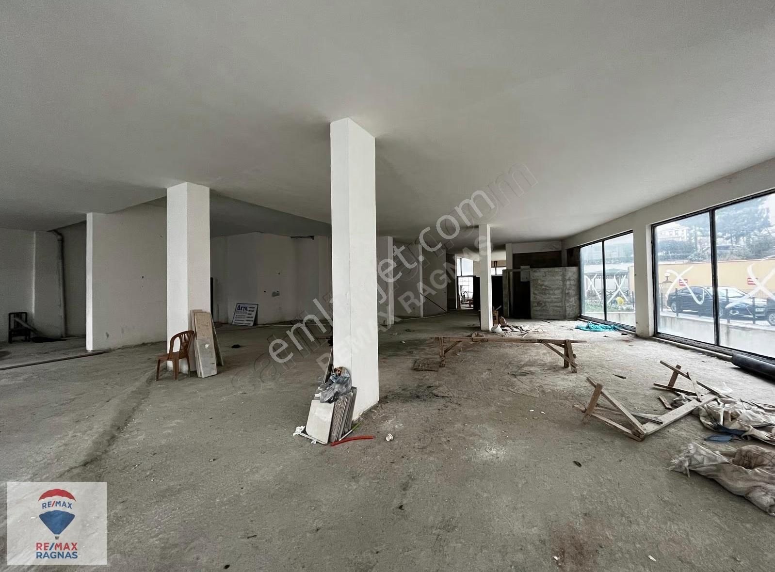 Merdivenköy Merkezde Kiralık 100m2 Dükkan - Görsel 6