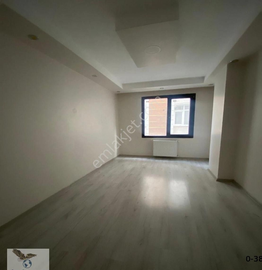 Avcılar Merkezde 2+1 Ön Cephe Kapalı Otoparklı İhtiyaçtan Satılık - Görsel 2