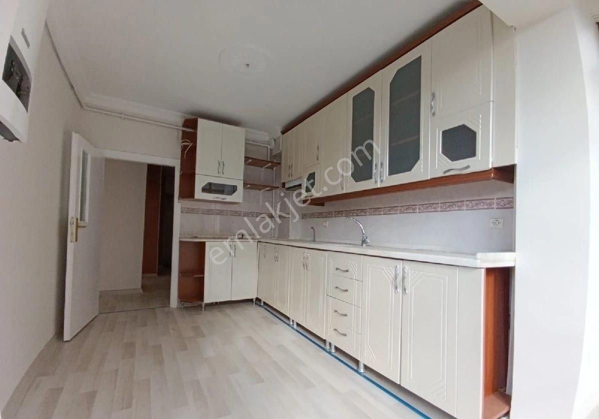 Keçiören Yeşiltepe 3+1 Katta Cadde Üzeri Fırsat Daire