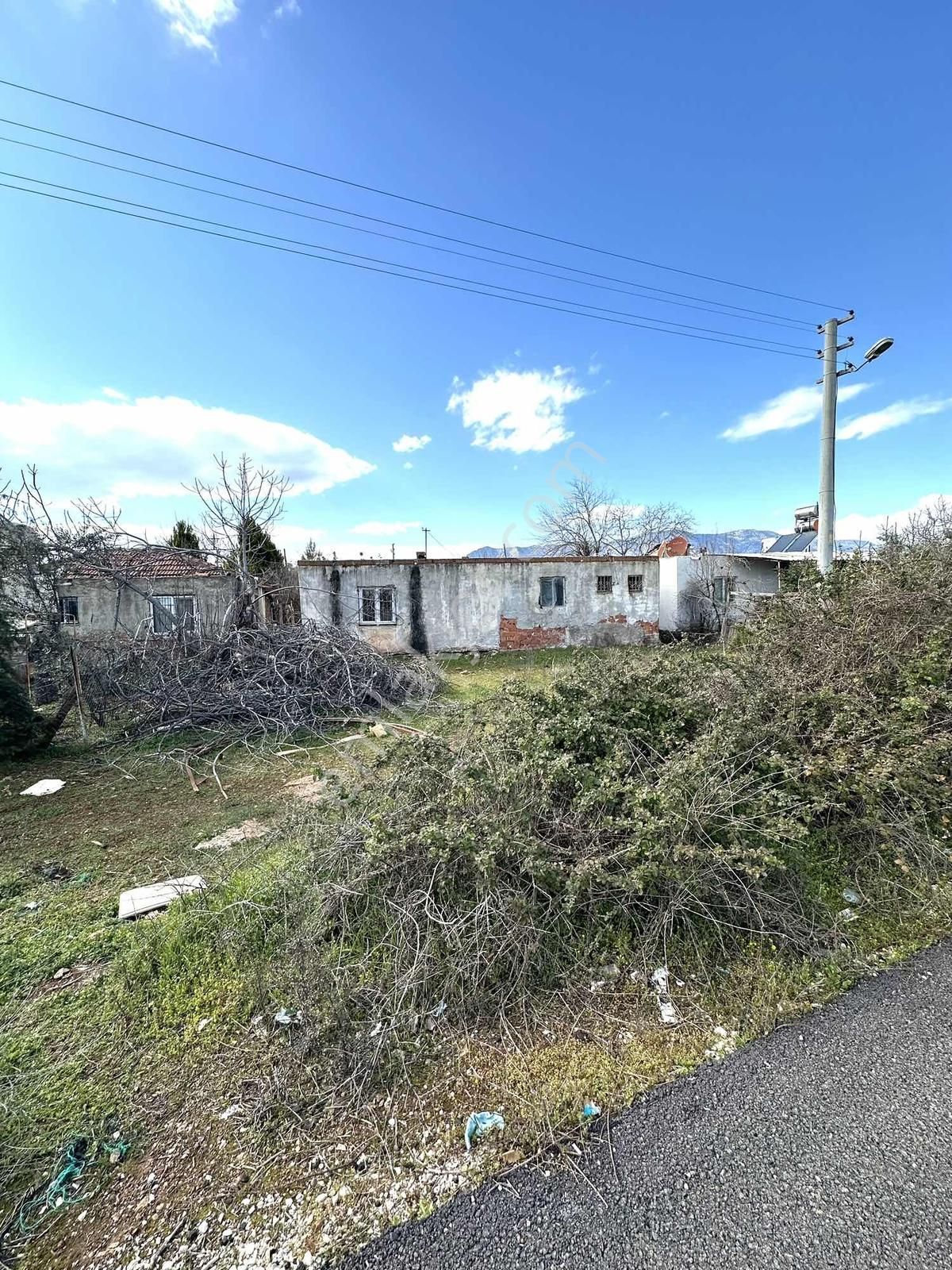 Döşemealtıı'nda İki Tarafı Yol Villa Arsası - Görsel 4