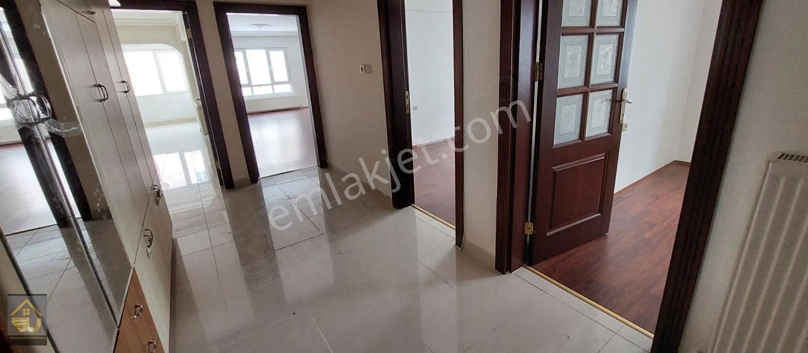 Birlik Mahallesi 443 Sokak Katta Asansörlü 140m2 Satılık 3+1 - Görsel 7