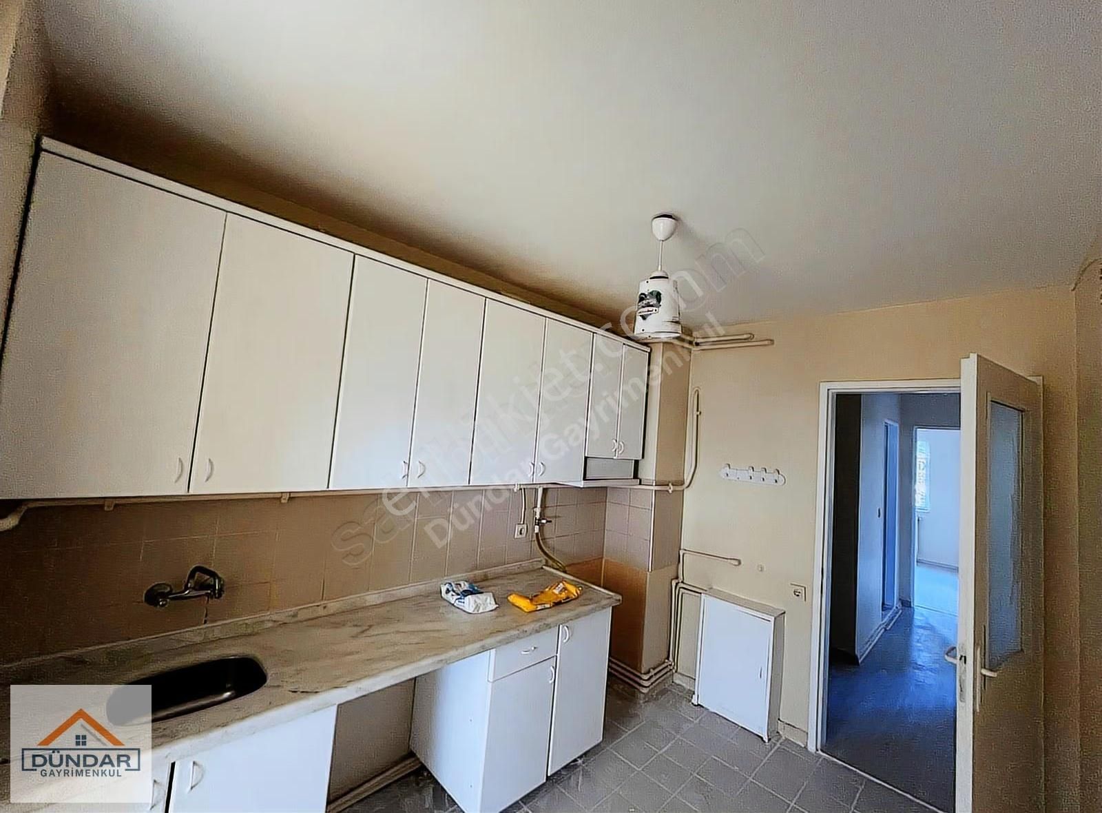 Camili 'de Kiralık 2+1 Güneş Gören Ferah Daire - Görsel 12
