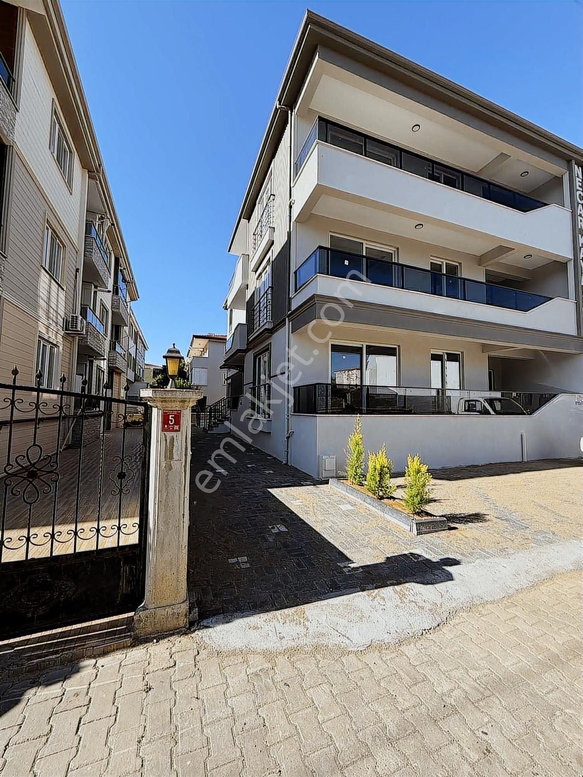 Gömeç Mithatpaşa Mah 2+1 Ara Kat Açık Mutfak Daire - Görsel 15