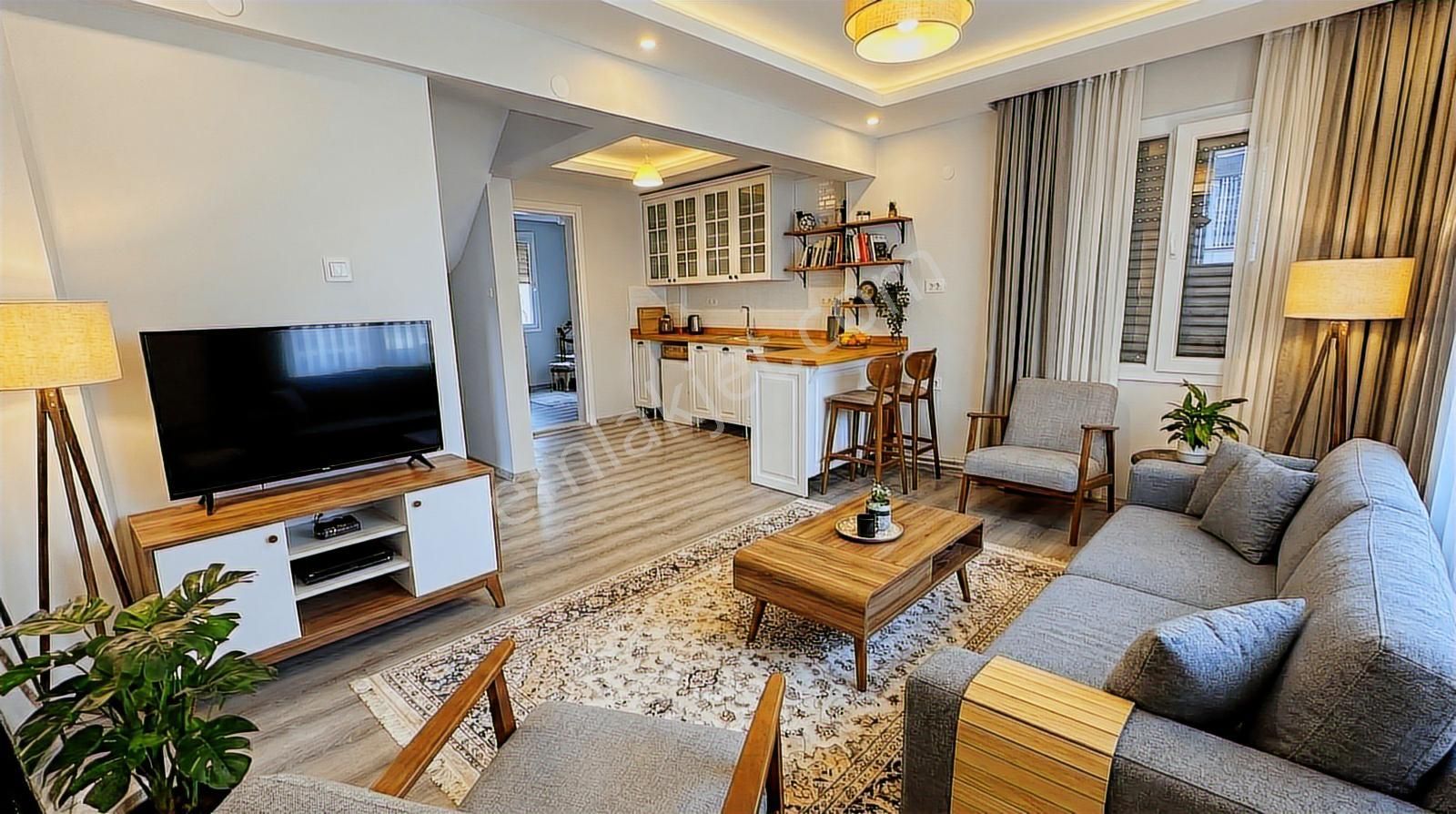 Era Angel'dan Ayvalık Altınova'da Denize 200mt 3+1 Satılık Villa