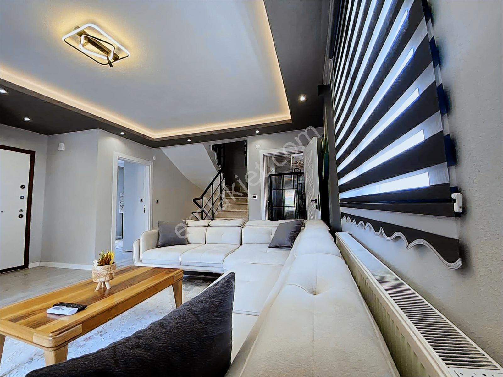 Gömeç Hacıhüseyinlerde İskanlı 3 Katlı Bahçeli Betorname Dublex - Görsel 15