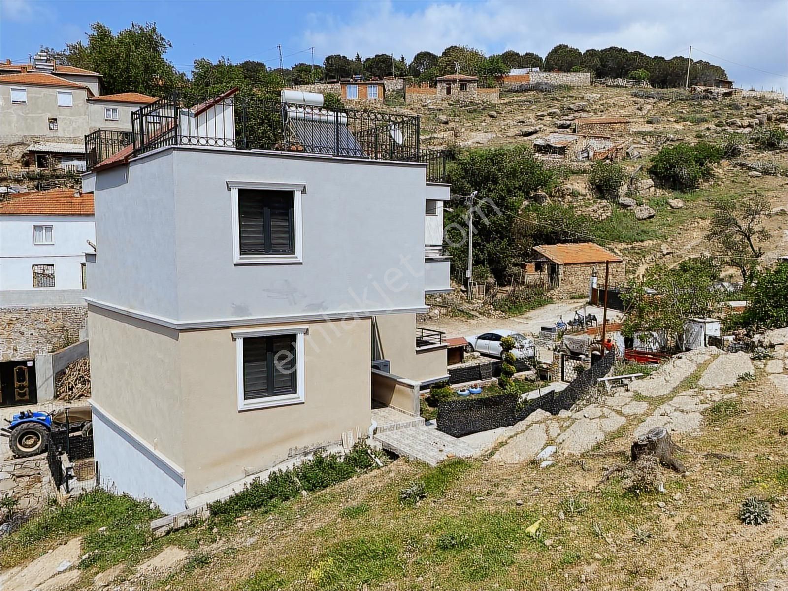 Gömeç Hacıhüseyinlerde İskanlı 3 Katlı Bahçeli Betorname Dublex - Görsel 26