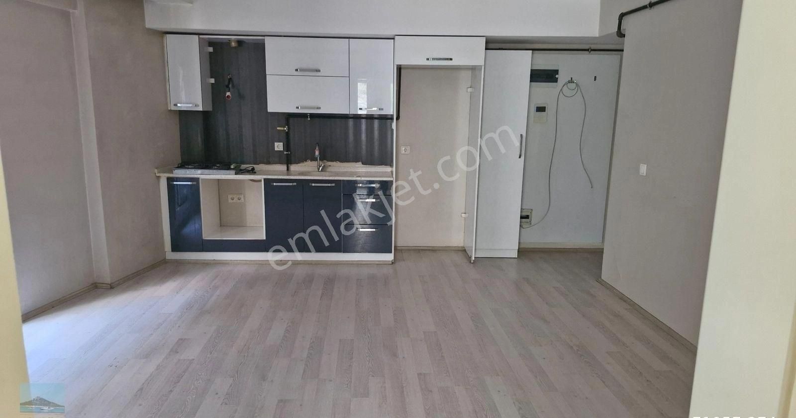Aydın Merkez Orta Mah Kiralık 1+1 Doğal Gazlı Asansörlü Balkonlu Geniş Daire