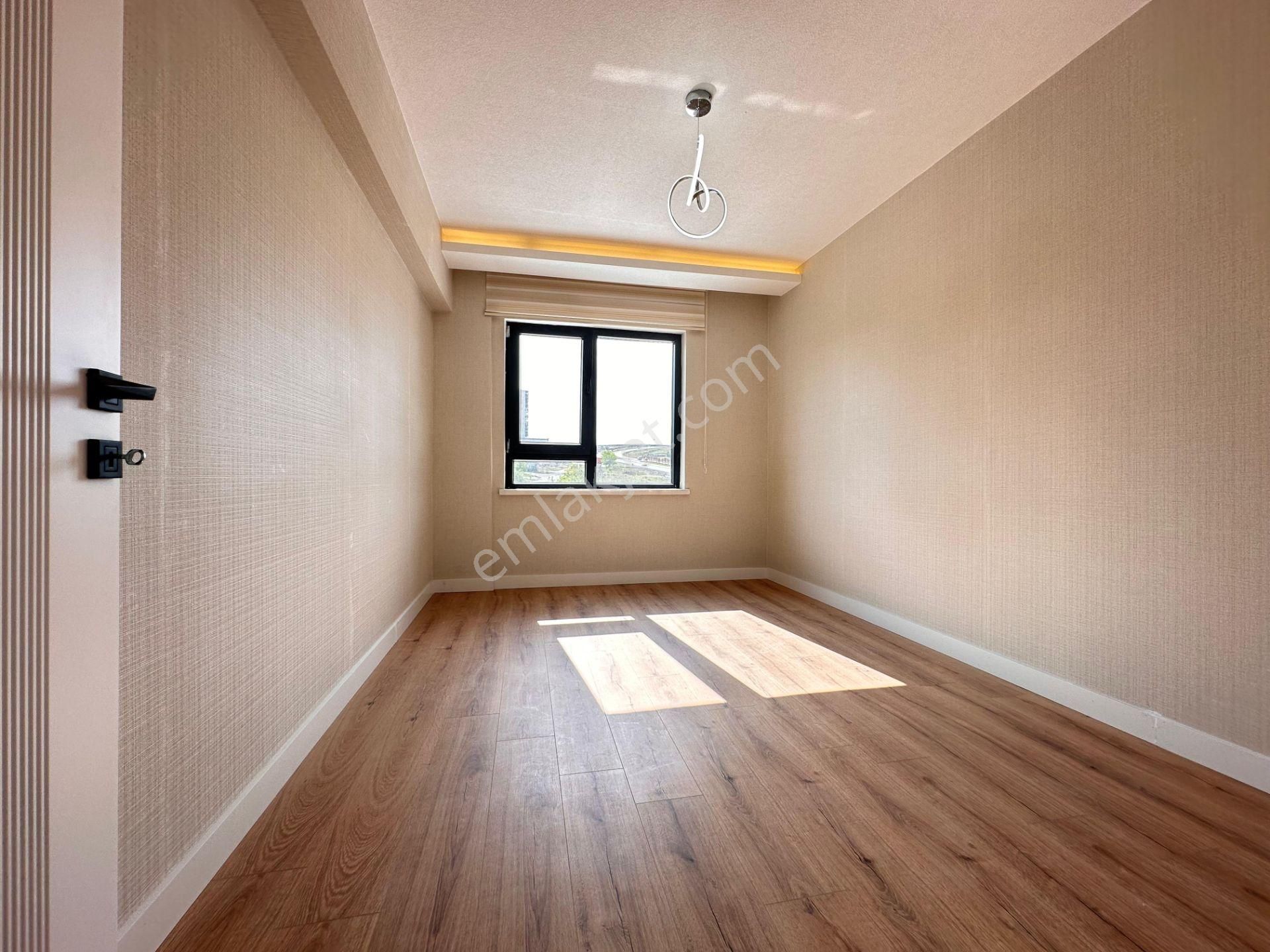 Pursaklar Mehmet Zengin Emlak'tan Kapalı Otoparklı Çift Banyolu 10.kat 4+1 Ultra Lüks Sitede Daire - Görsel 18