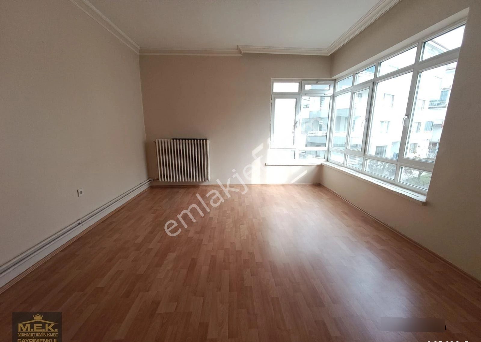 Aşıkpaşa Caddesinde Ara Kat Salon Bağımsız 3+1 - Görsel 32