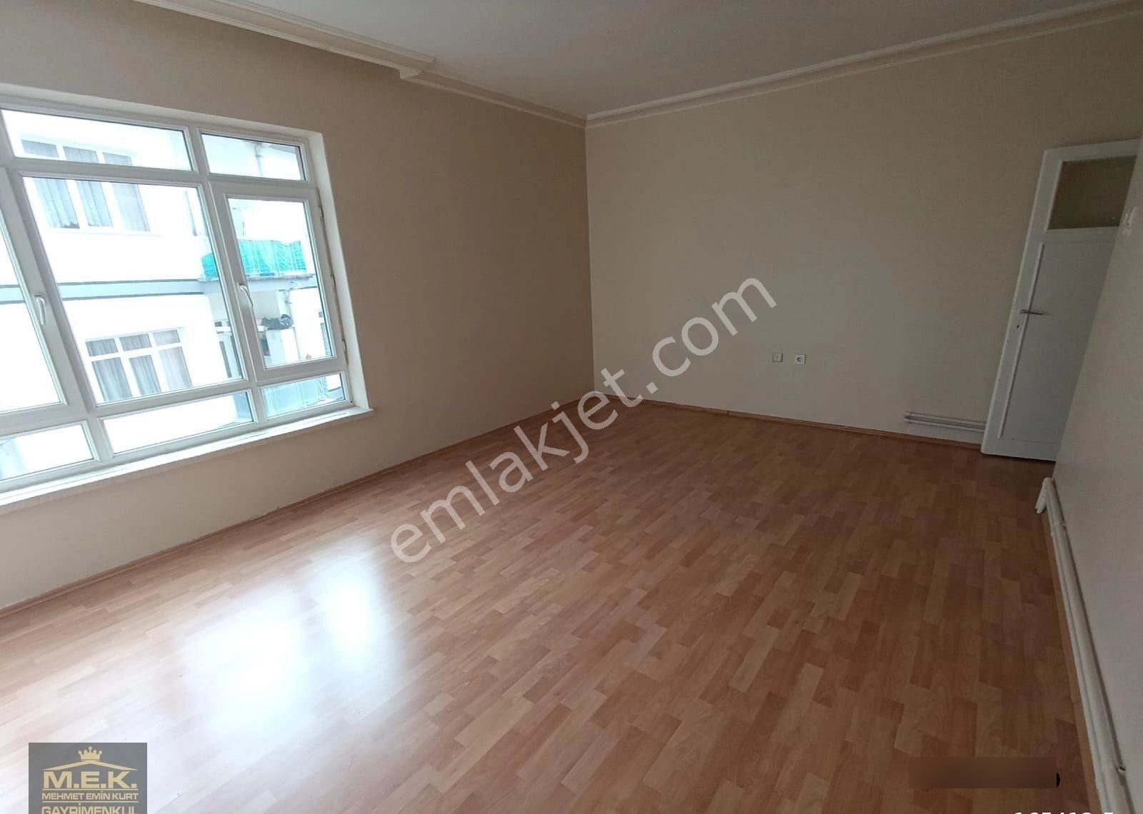 Aşıkpaşa Caddesinde Ara Kat Salon Bağımsız 3+1 - Görsel 6