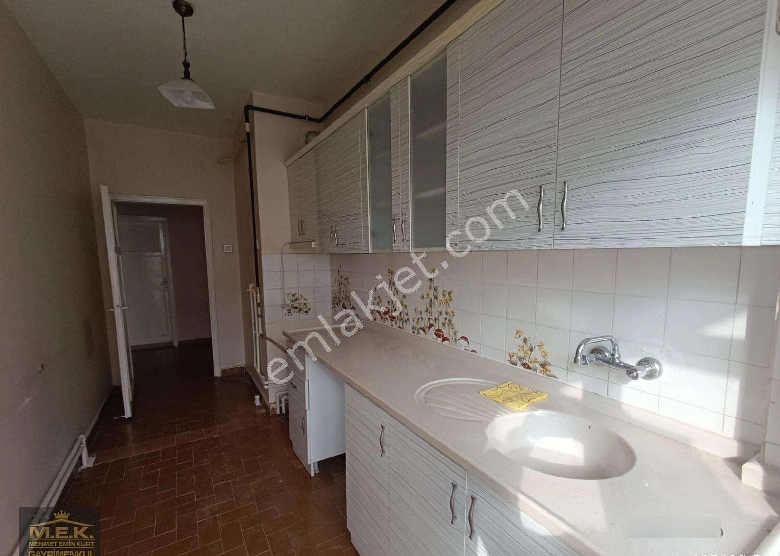 Aşıkpaşa Caddesinde Ara Kat Salon Bağımsız 3+1 - Görsel 12