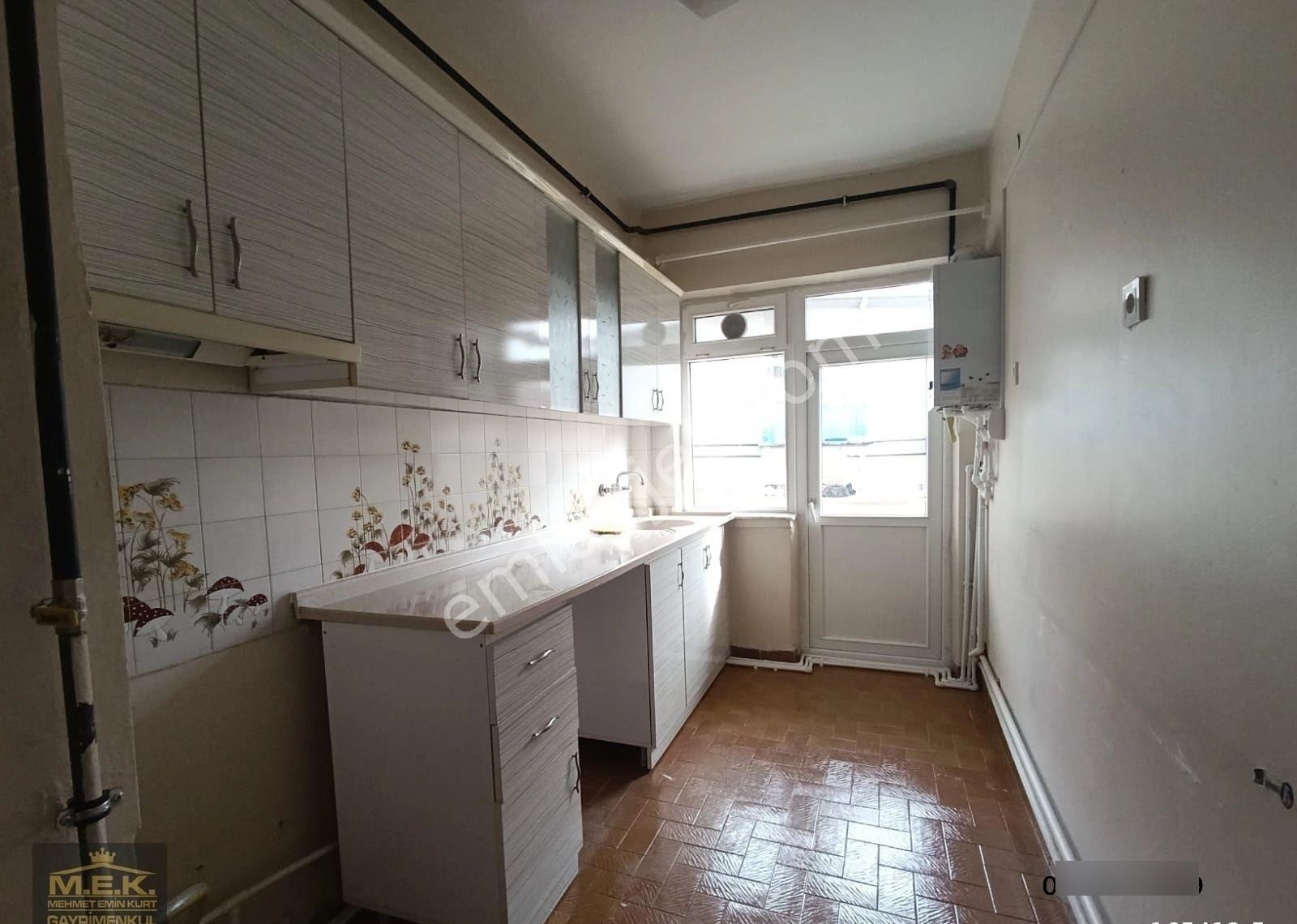 Aşıkpaşa Caddesinde Ara Kat Salon Bağımsız 3+1 - Görsel 14