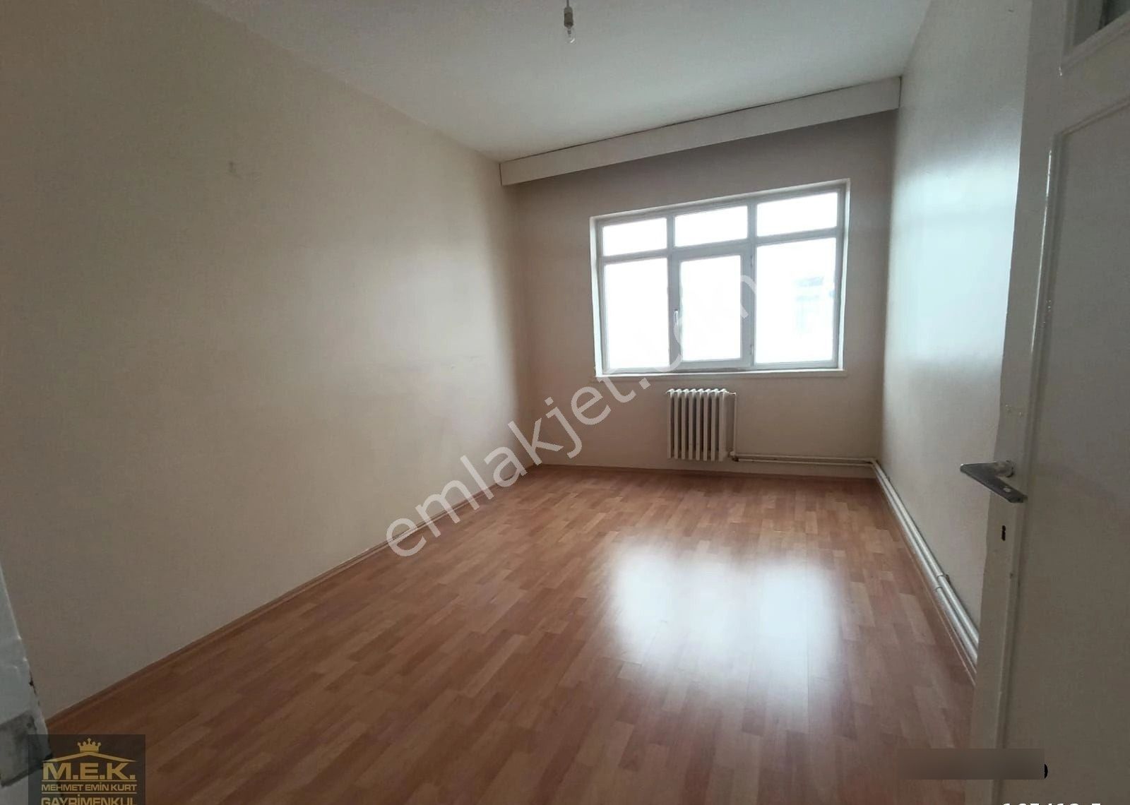 Aşıkpaşa Caddesinde Ara Kat Salon Bağımsız 3+1 - Görsel 28