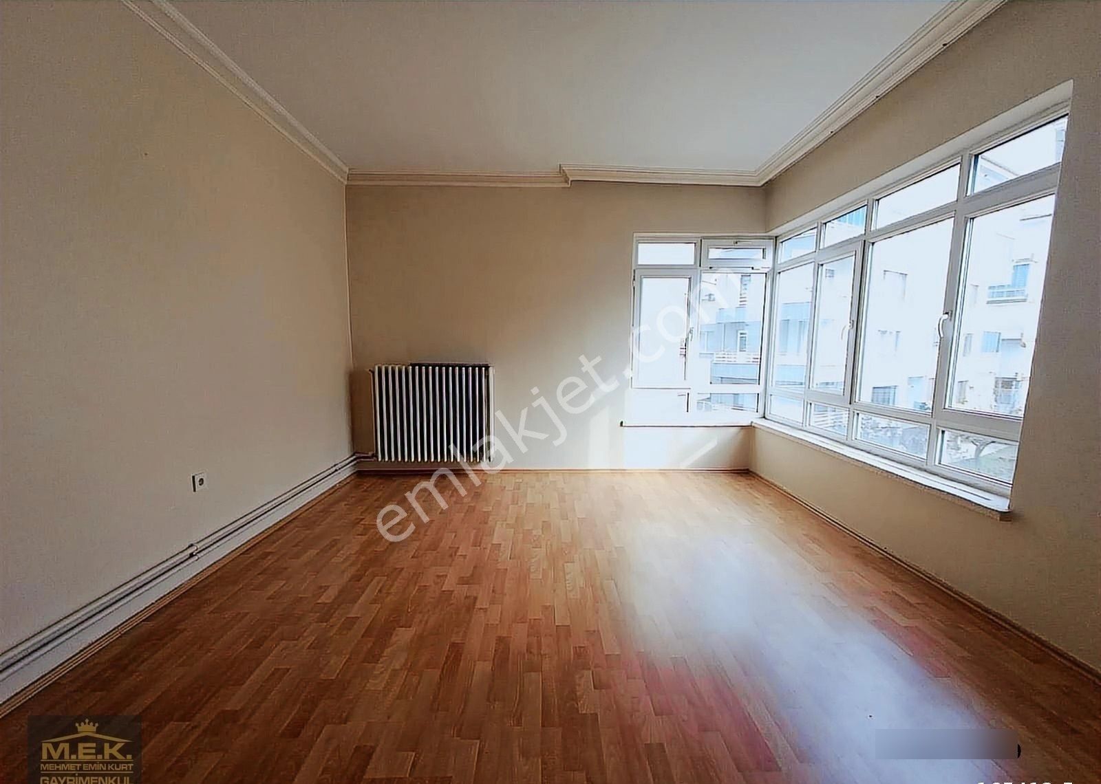 Aşıkpaşa Caddesinde Ara Kat Salon Bağımsız 3+1 - Görsel 3