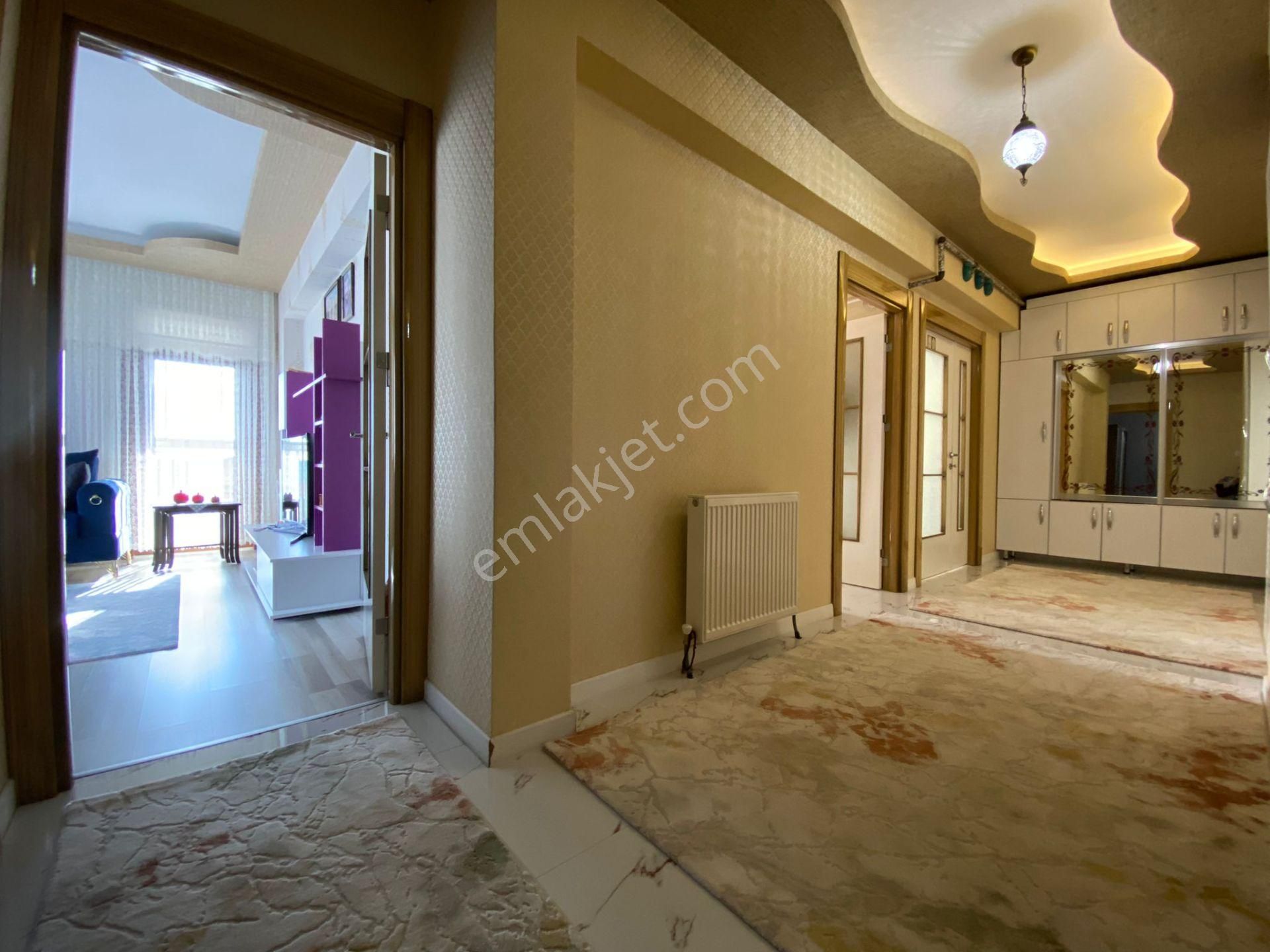 Pursaklar Mehmet Zengin Emlak'tan Teras Balkonlu Çift Banyolu 9.kat 4+1 Lüks Sitede - Görsel 31