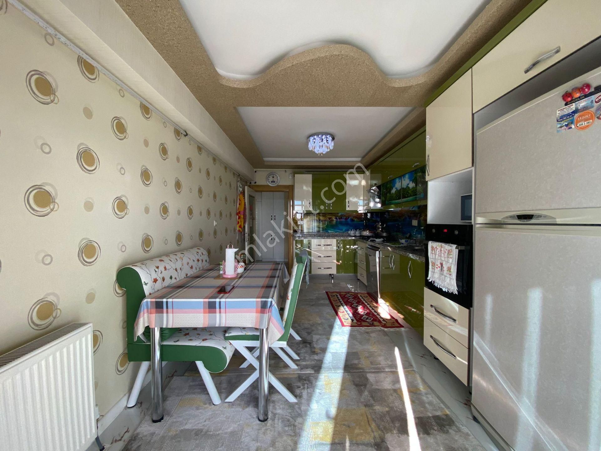 Pursaklar Mehmet Zengin Emlak'tan Teras Balkonlu Çift Banyolu 9.kat 4+1 Lüks Sitede - Görsel 10