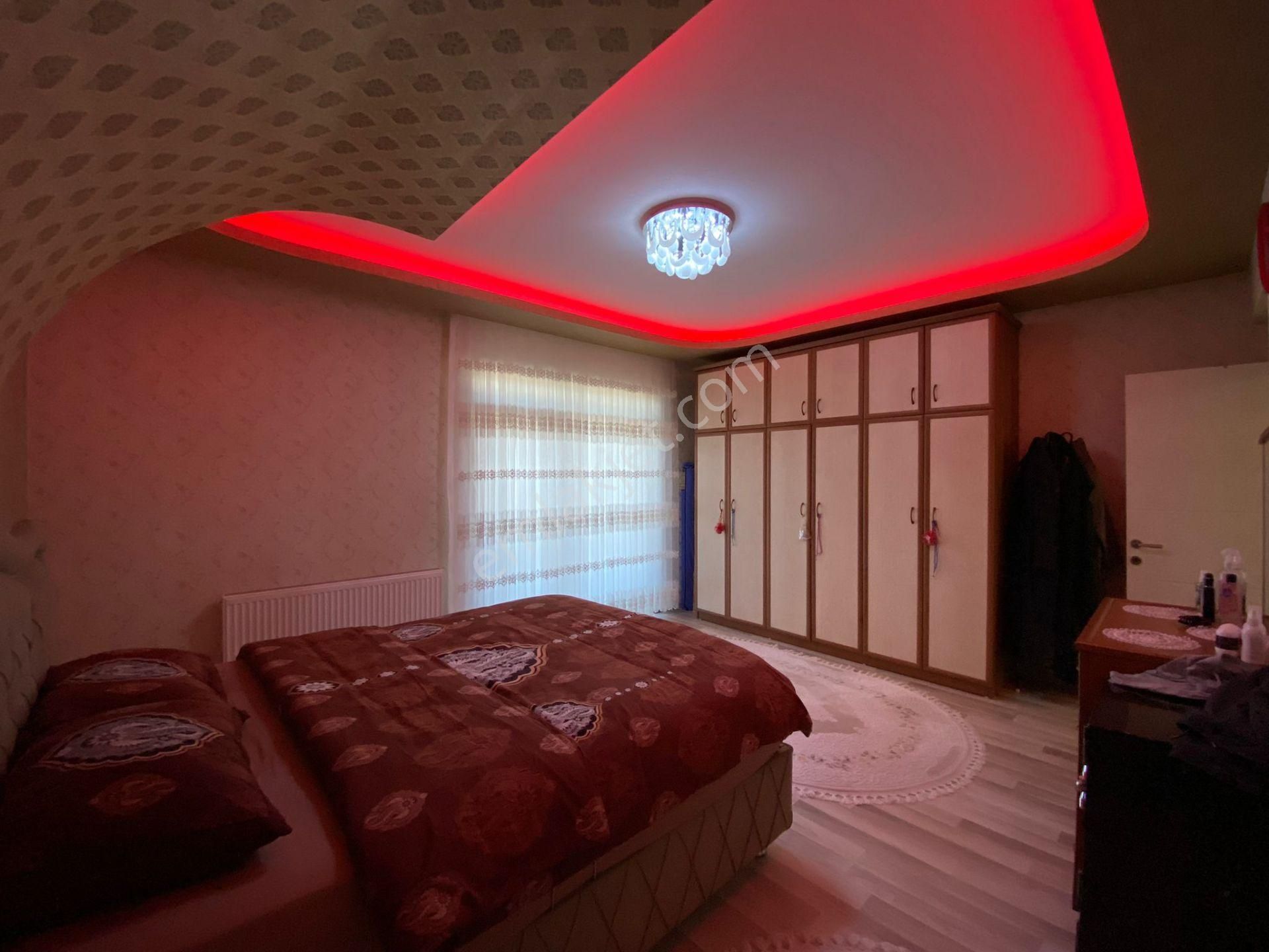 Pursaklar Mehmet Zengin Emlak'tan Teras Balkonlu Çift Banyolu 9.kat 4+1 Lüks Sitede - Görsel 23