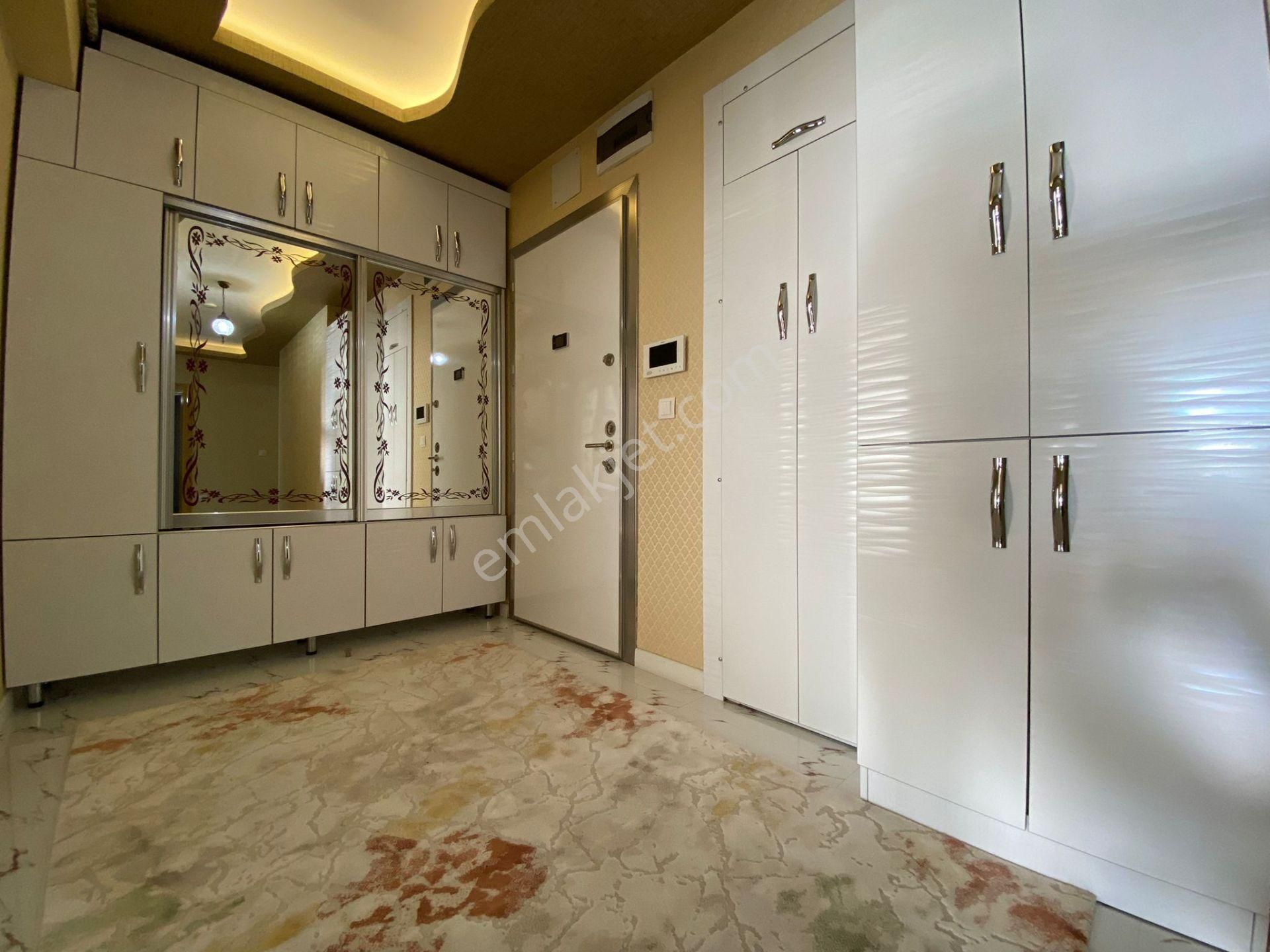 Pursaklar Mehmet Zengin Emlak'tan Teras Balkonlu Çift Banyolu 9.kat 4+1 Lüks Sitede - Görsel 26