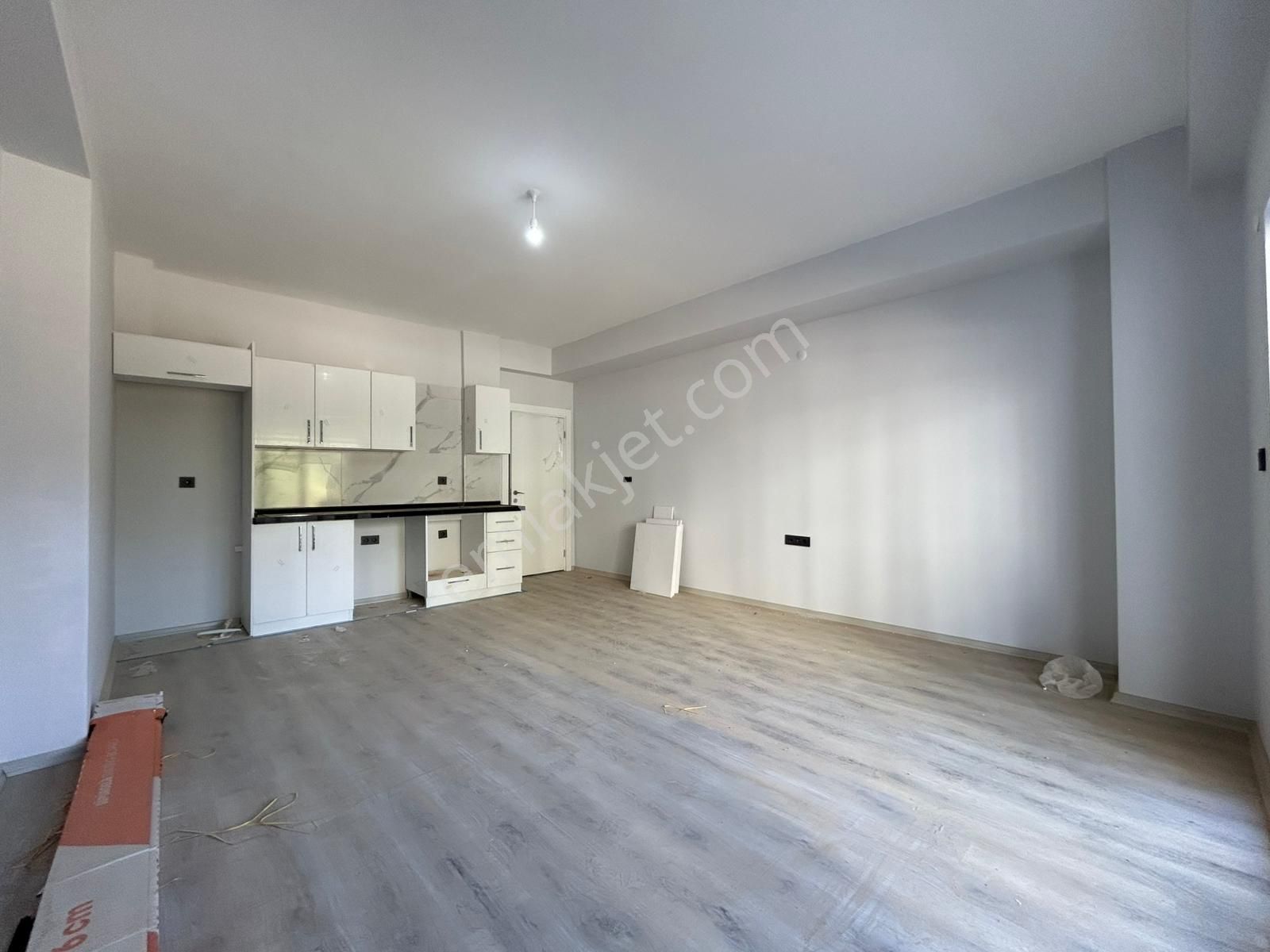 Yükselden Satılık Kadıköy'de Yerden Isıtmalı K.otoparklı Ultra Lux Ön Cephe Asansörlü 2+1 Daire
