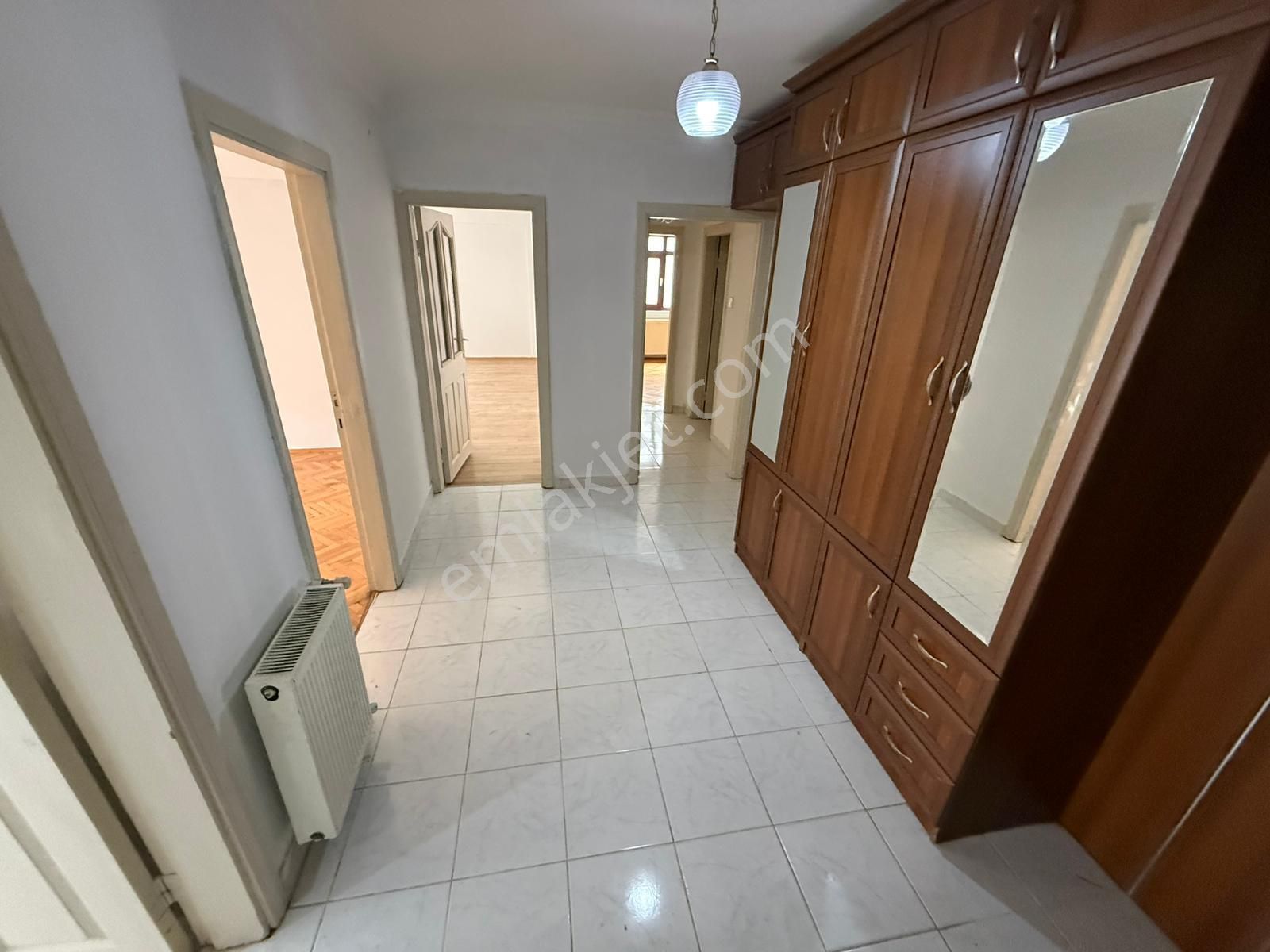 Aktepede Cadde Yakını Geniş Yapılı Masrafsız Katta Ön Cephe 3+1 Kiralık Daire - Görsel 10