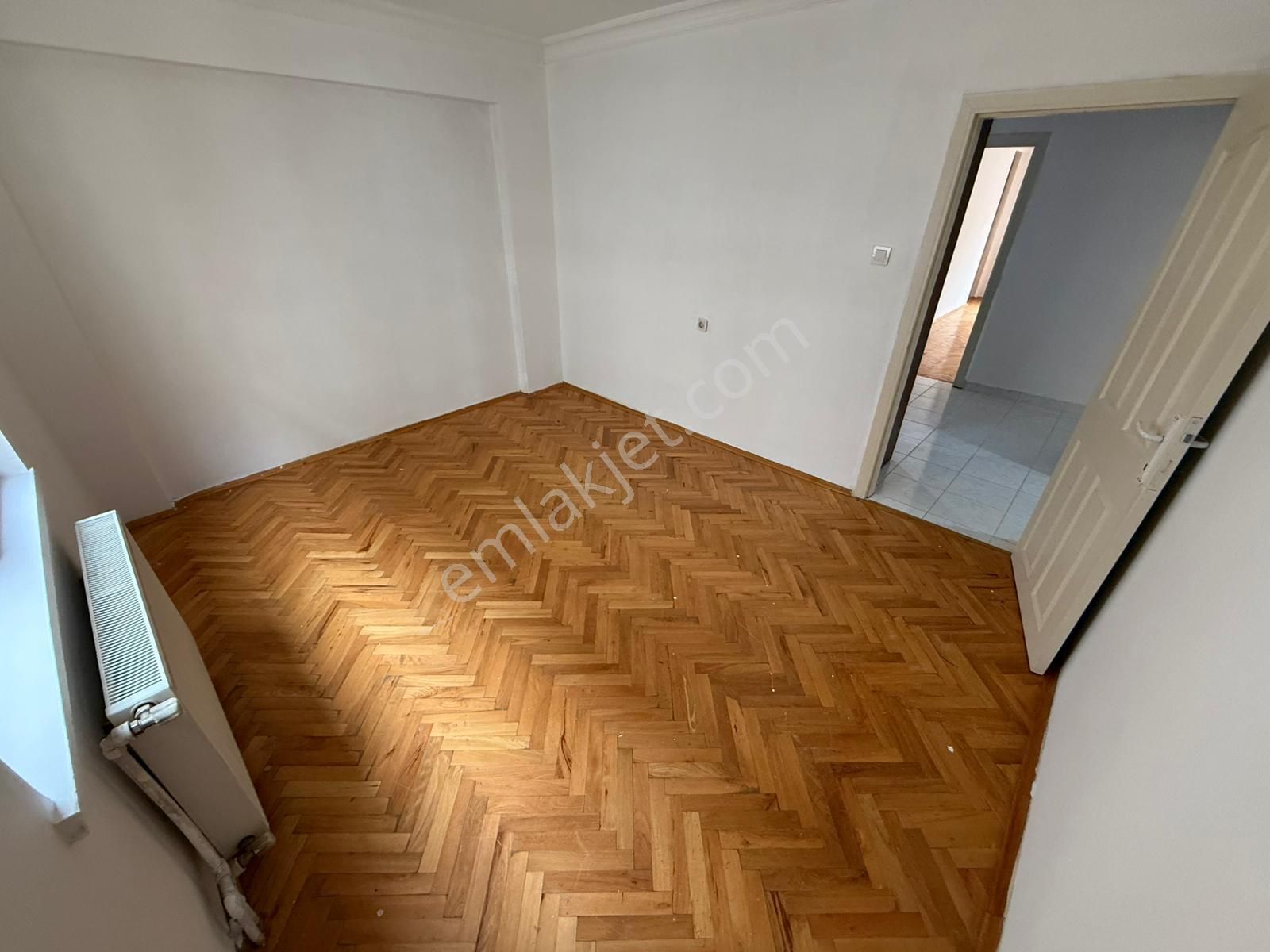 Aktepede Cadde Yakını Geniş Yapılı Masrafsız Katta Ön Cephe 3+1 Kiralık Daire - Görsel 20