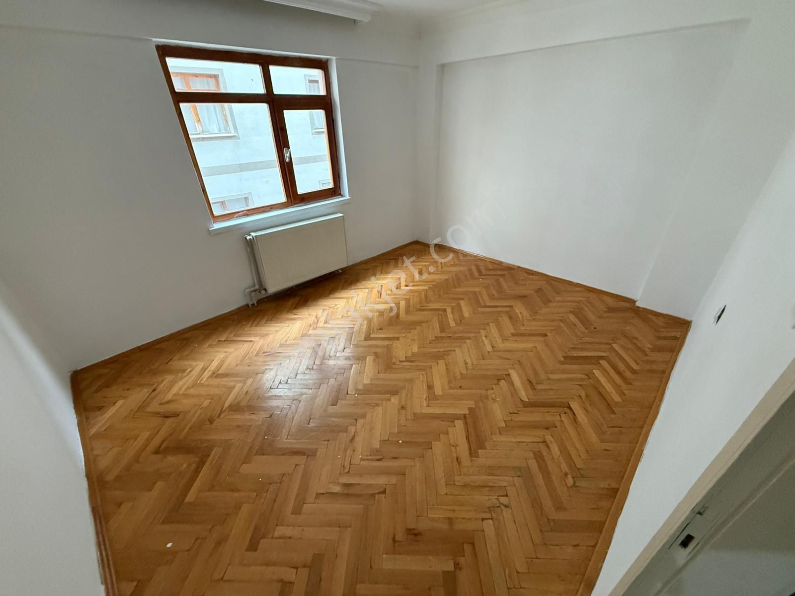 Aktepede Cadde Yakını Geniş Yapılı Masrafsız Katta Ön Cephe 3+1 Kiralık Daire - Görsel 11