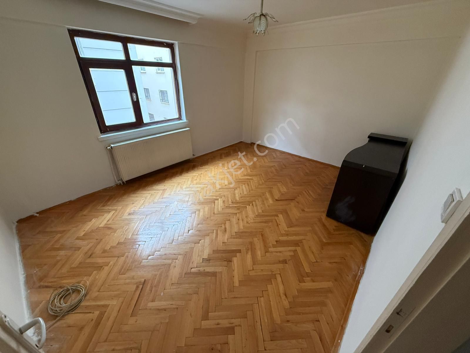 Aktepede Cadde Yakını Geniş Yapılı Masrafsız Katta Ön Cephe 3+1 Kiralık Daire - Görsel 12