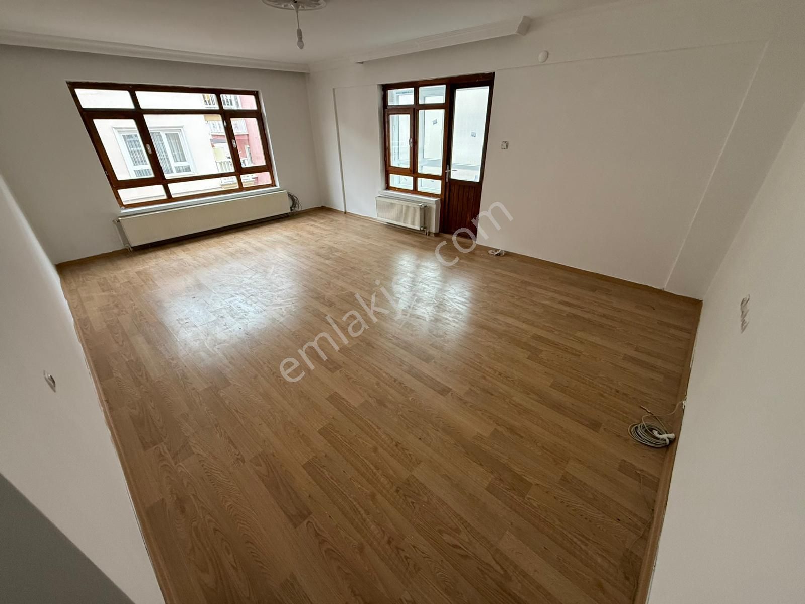 Aktepede Cadde Yakını Geniş Yapılı Masrafsız Katta Ön Cephe 3+1 Kiralık Daire - Görsel 13