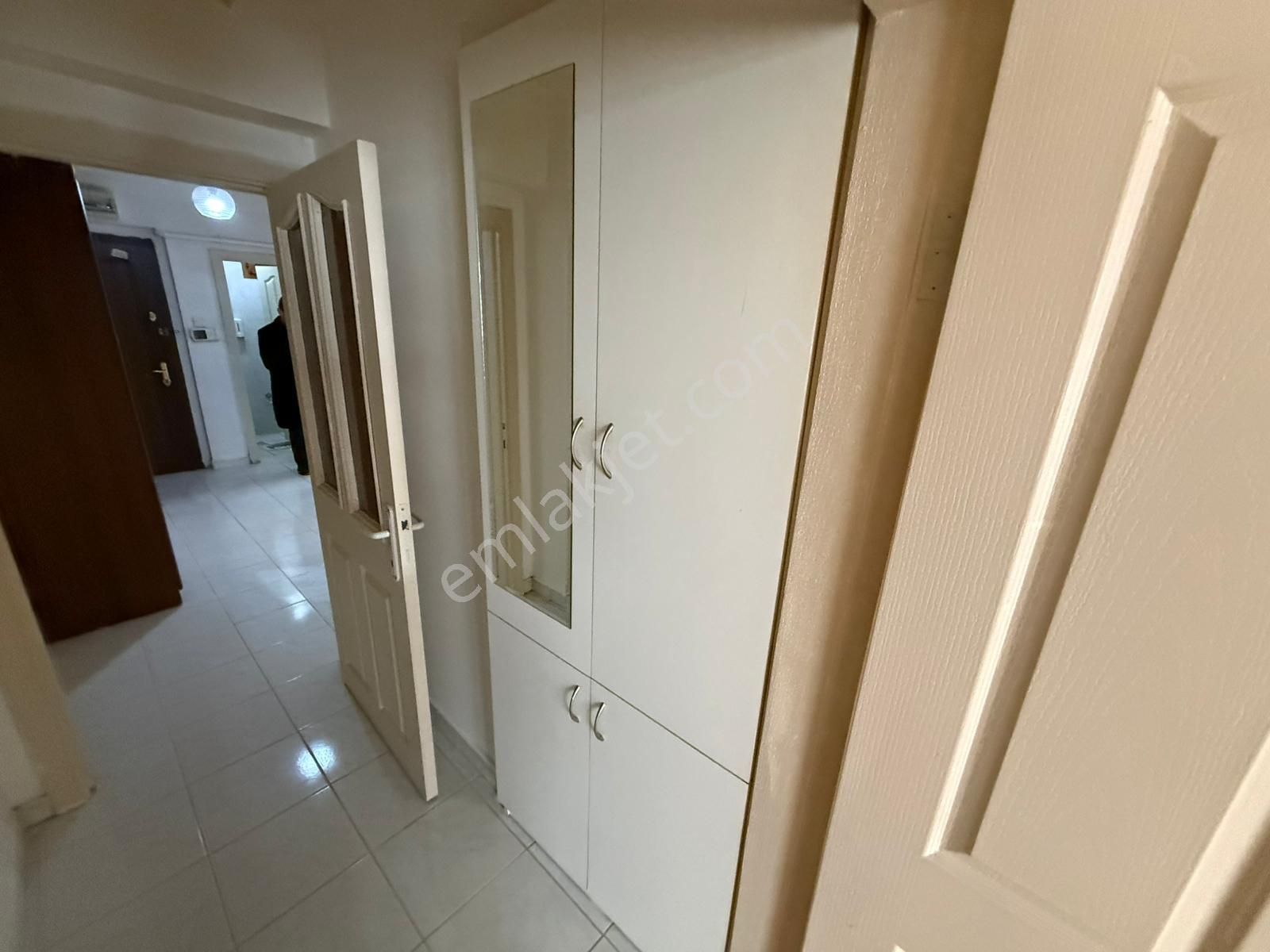 Aktepede Cadde Yakını Geniş Yapılı Masrafsız Katta Ön Cephe 3+1 Kiralık Daire - Görsel 23