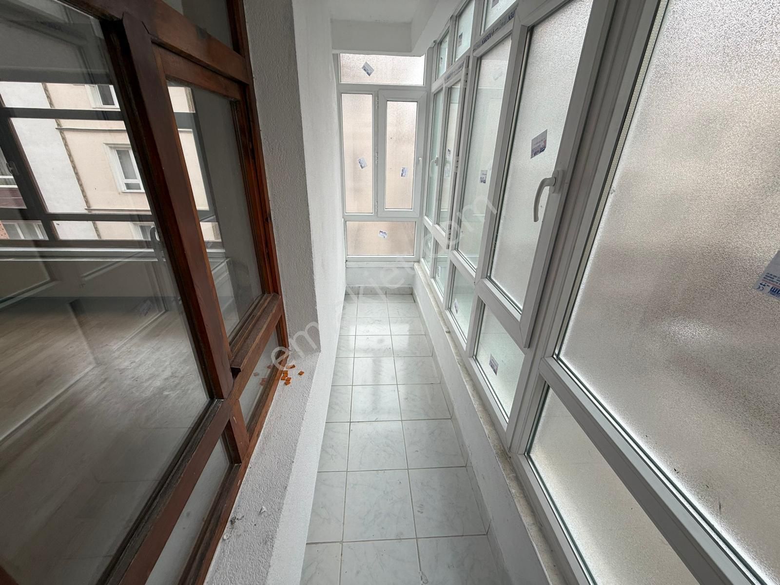 Aktepede Cadde Yakını Geniş Yapılı Masrafsız Katta Ön Cephe 3+1 Kiralık Daire - Görsel 8