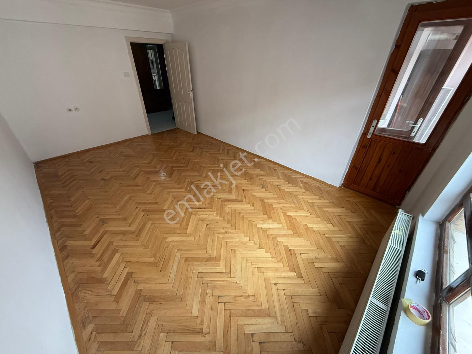 Aktepede Cadde Yakını Geniş Yapılı Masrafsız Katta Ön Cephe 3+1 Kiralık Daire - Görsel 14