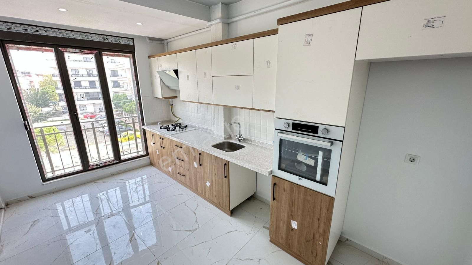 Cantan Emlaktan Akçay Altınkumdadenize 300mt Yeni Sıfır Lüks Daire