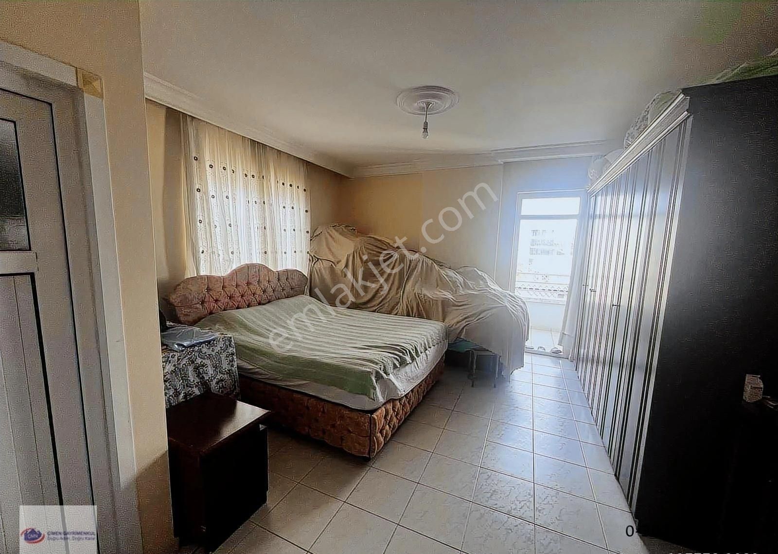 Çimenden Mezitlinin Merkezinde Geniş Lüx Satılık Daire - Görsel 2