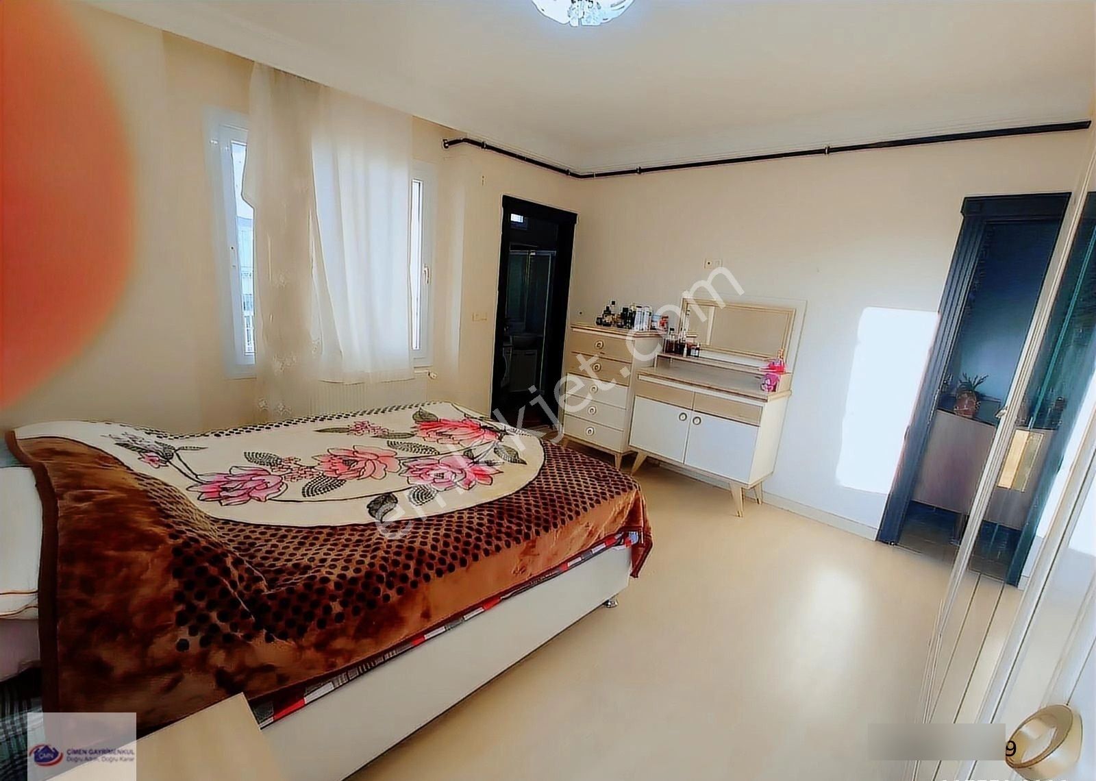 Çimenden Eski Belediye Civarında Eşyalı Kiralık Daire - Görsel 5