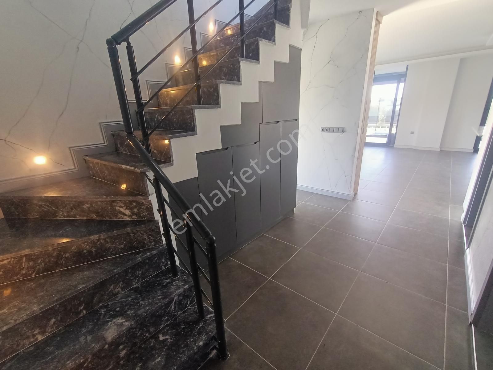 Tekirdağ Yeniçiftlik'te Ultra Lüks Havuzlu Müstakil Villa - Görsel 4