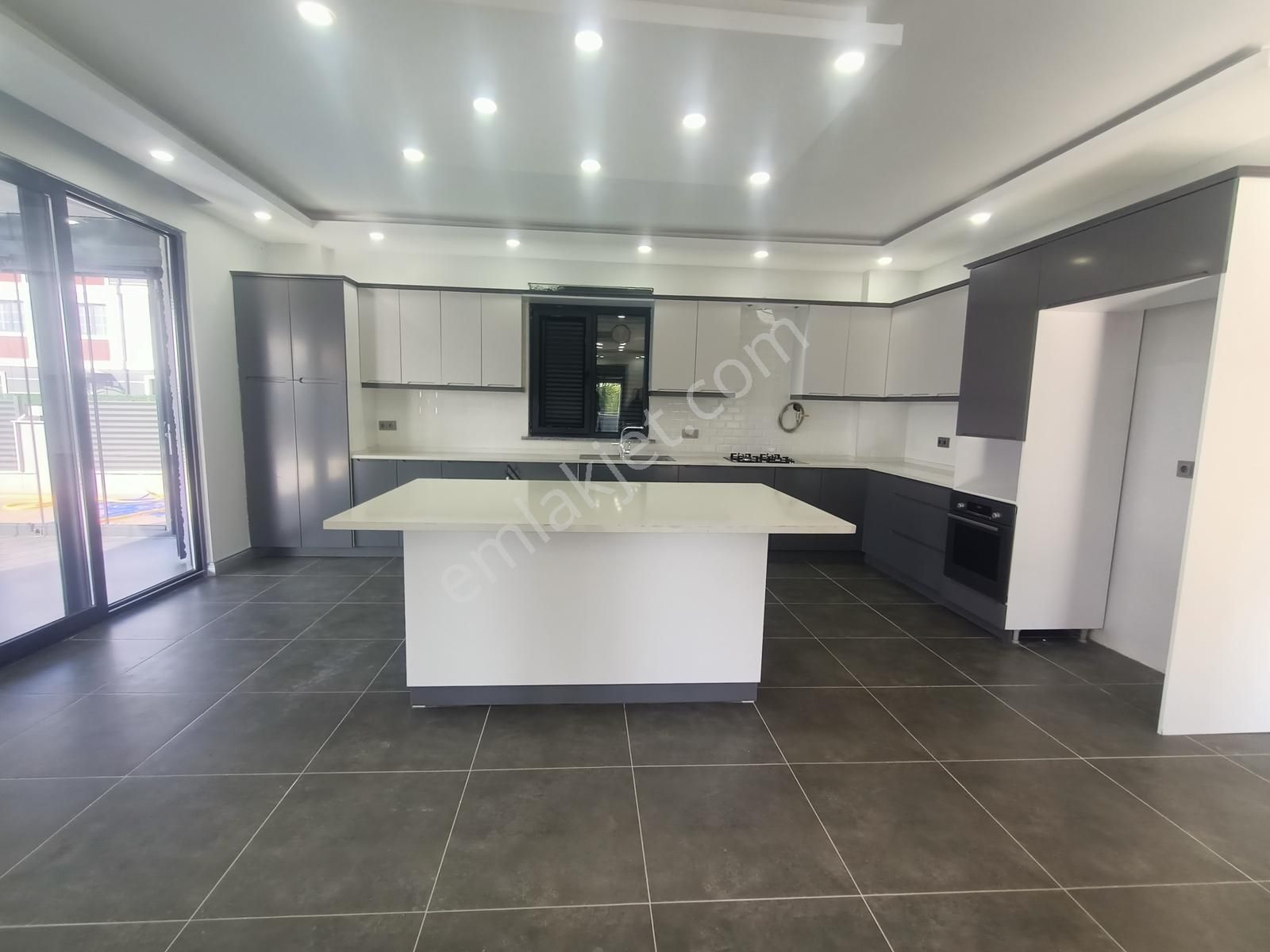 Tekirdağ Yeniçiftlik'te Ultra Lüks Havuzlu Müstakil Villa - Görsel 3