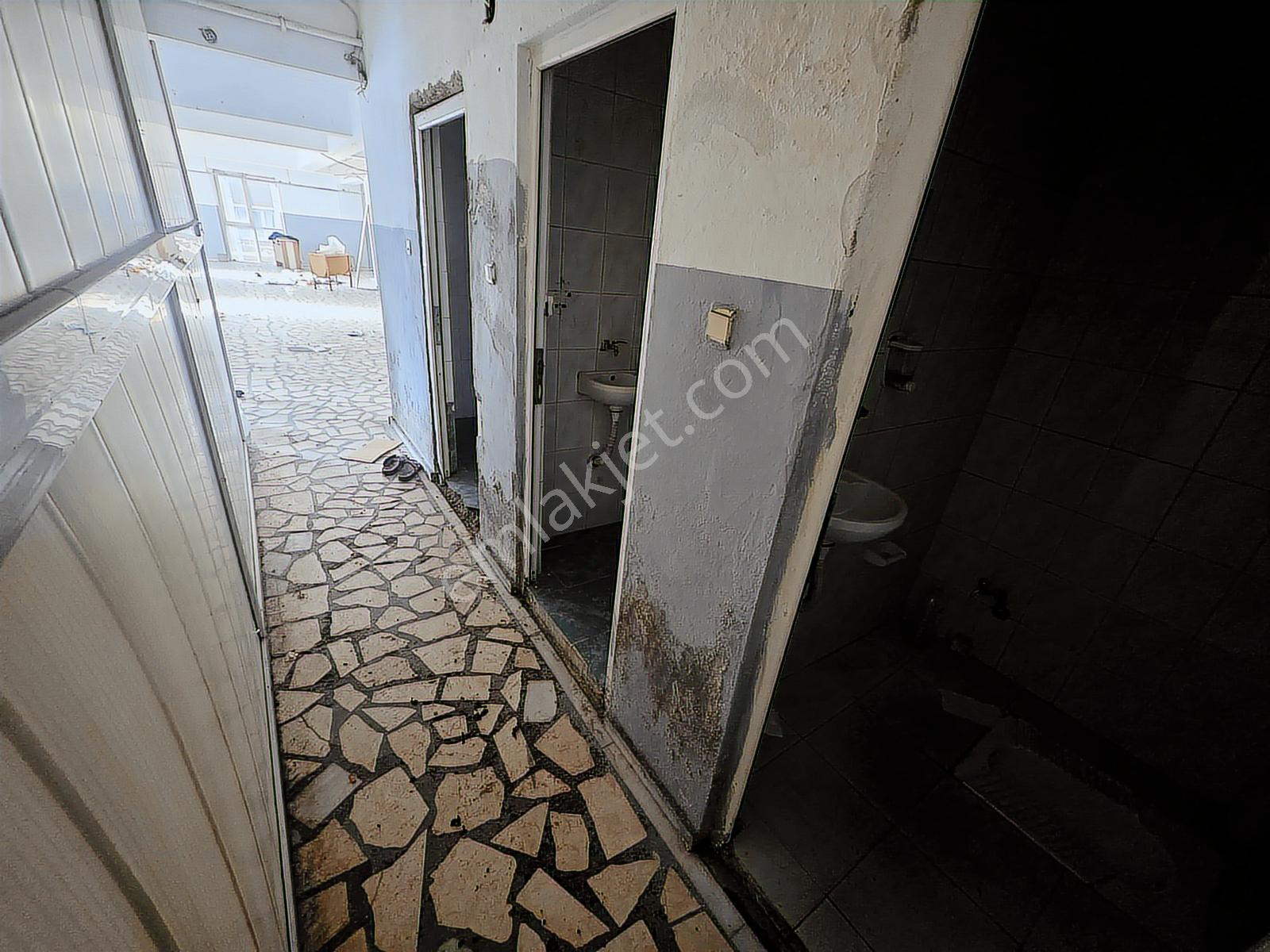 Sultangazi'de Kiralık 300 M2 İş Merkezi Katı - Görsel 6