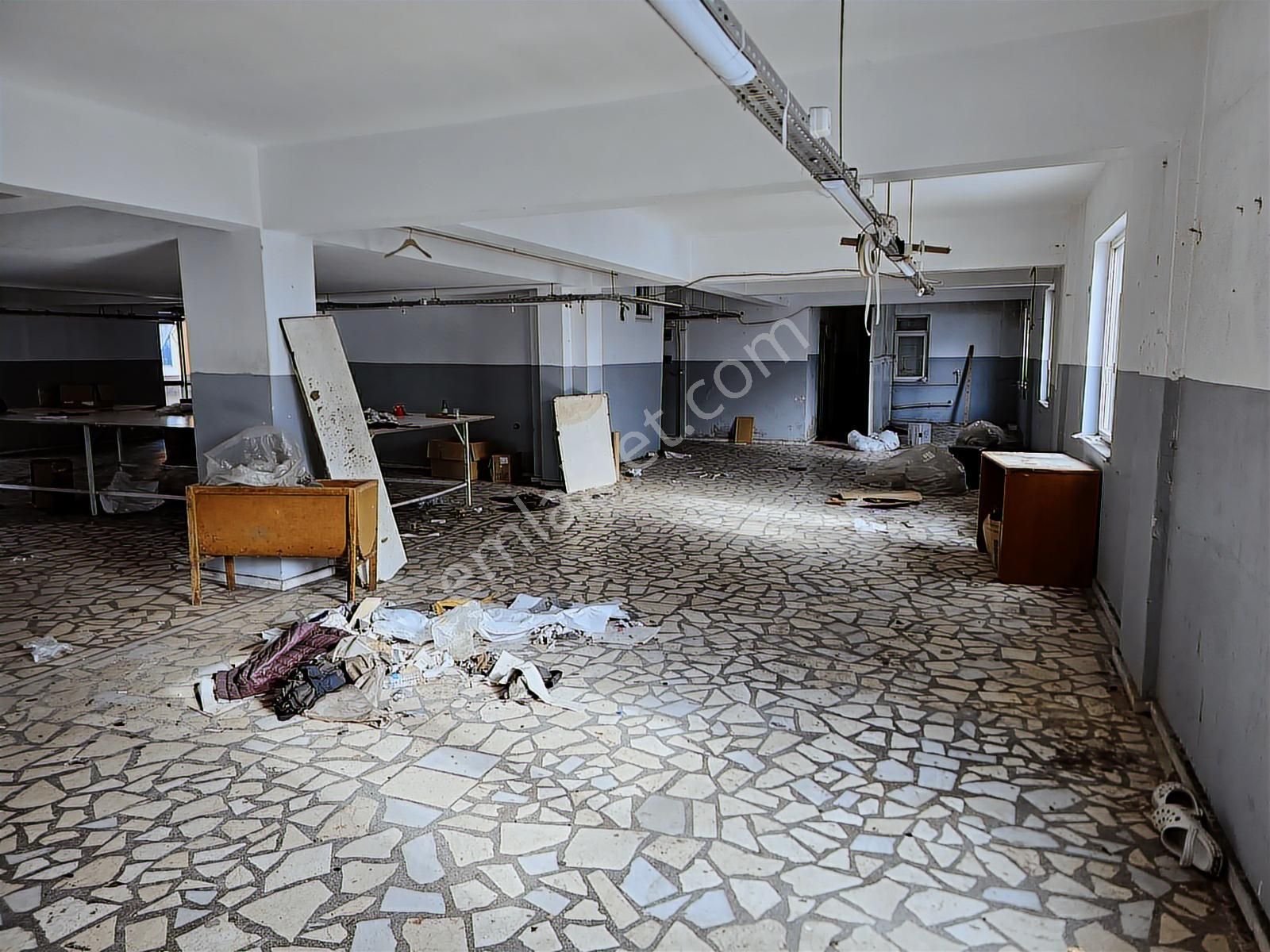 Sultangazi'de Kiralık 300 M2 İş Merkezi Katı - Görsel 10