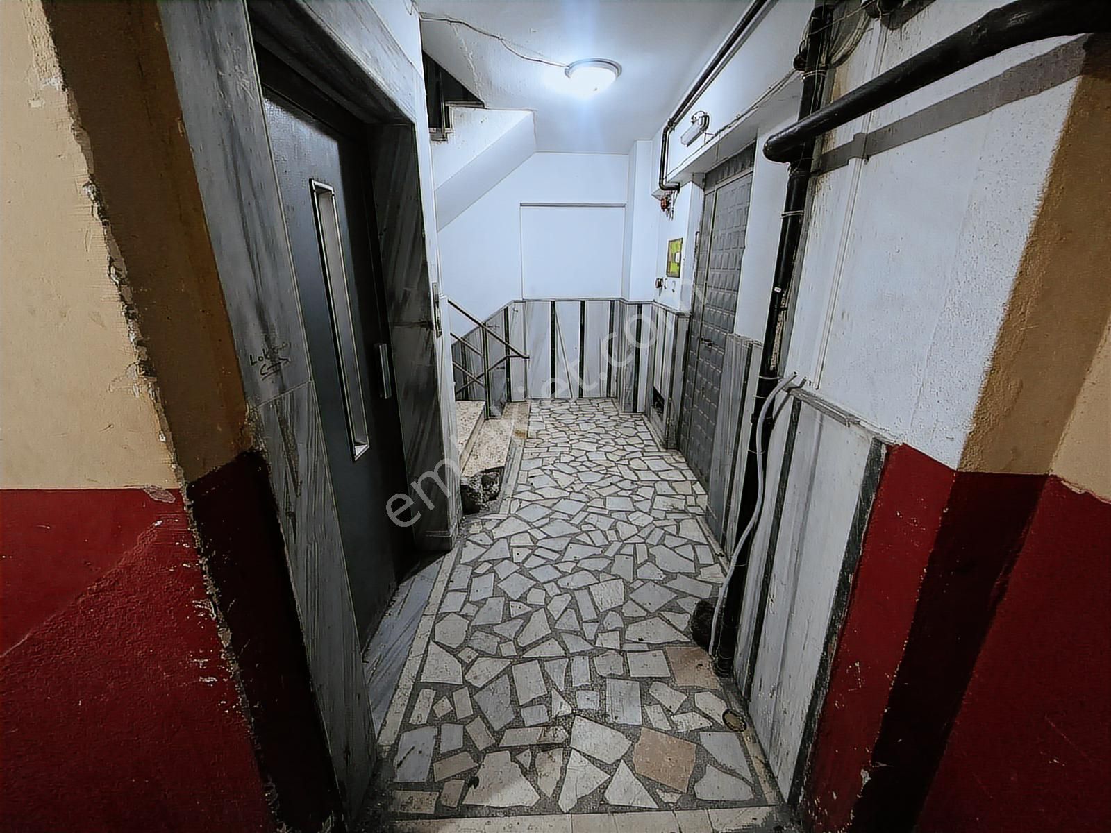 Sultangazi'de Kiralık 300 M2 İş Merkezi Katı - Görsel 14