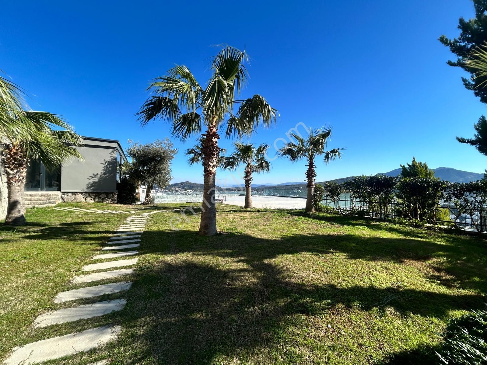 Bodrum Gündoğanda Deniz Manzaralı 2+1 Teraslı Satılık Daire