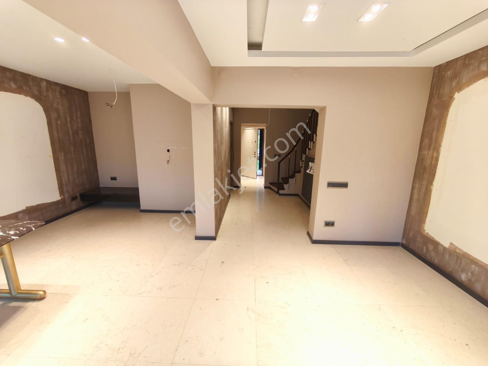 Florya Basın Köy Merkezi Konumda 3+1 175m² Müstakil Bahçeli - Görsel 17