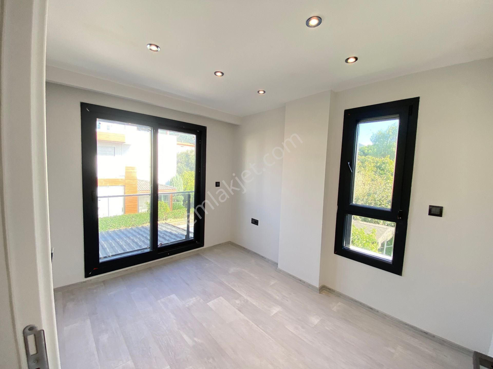 Özdere De Otoparklı Denize 50m Full Manzaralı Lüx Satılık 3+1 Villa - Görsel 19